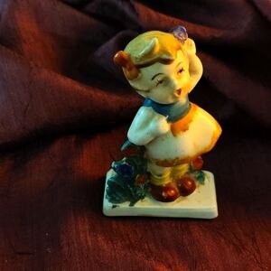 Occupied Japan girl with flowers ceramic
